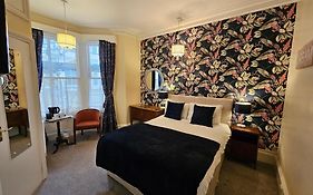 Rivelyn Hotel Bar & Restaurant